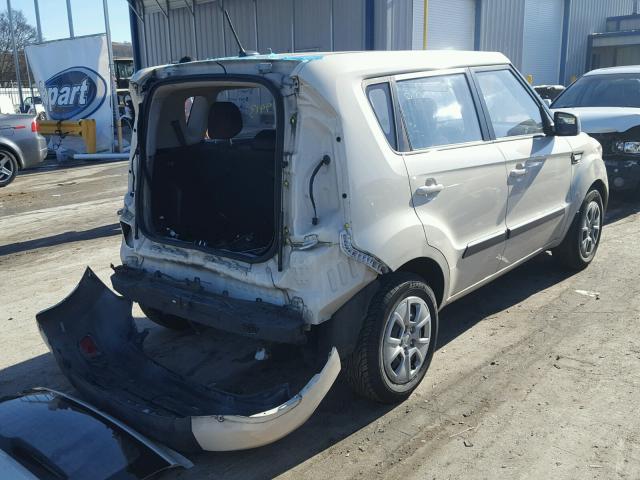 KNDJT2A52D7495736 - 2013 KIA SOUL WHITE photo 4