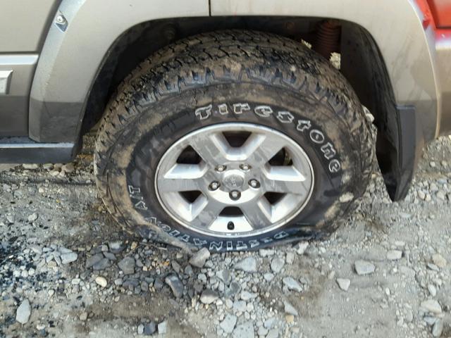 1J8HG58P87C607648 - 2007 JEEP COMMANDER 灰色 照片 9