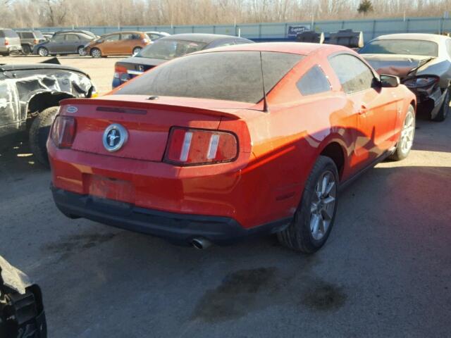 1ZVBP8AN5A5165847 - 2010 FORD MUSTANG RED photo 4