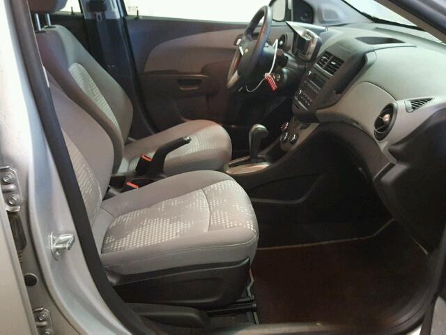 1G1JA6SH5D4206123 - 2013 CHEVROLET SONIC LS 银色 照片 5