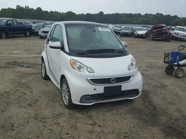 WMEEJ9AA8DK696973 - 2013 SMART FORTWO ELE 白色 照片 1