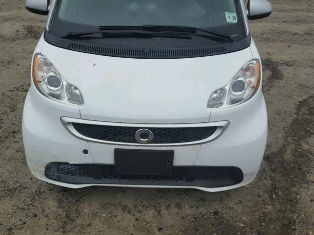 WMEEJ9AA8DK696973 - 2013 SMART FORTWO ELE 白色 照片 7