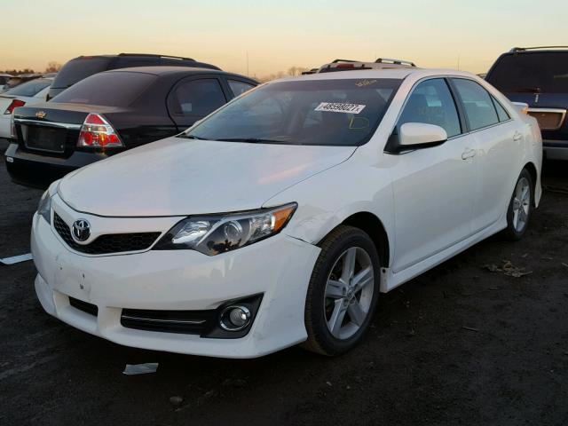 4T1BF1FK3EU817643 - 2014 TOYOTA CAMRY L WHITE photo 2