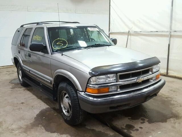 1GNDT13W11K261195 - 2001 CHEVROLET BLAZER SILVER photo 1