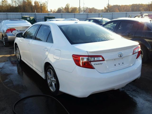 4T1BF1FK0CU535005 - 2012 TOYOTA CAMRY BASE WHITE photo 3