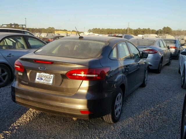 1FADP3E29HL318627 - 2017 FORD FOCUS S GRAY photo 4