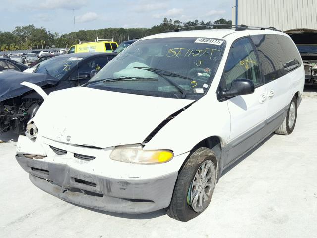 1B4GP54R6VB404509 - 1997 DODGE GRAND CARA WHITE photo 2