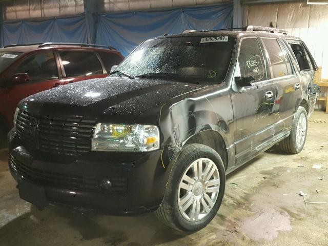5LMJJ2J54DEL01136 - 2013 LINCOLN NAVIGATOR შავი ფოტო 2