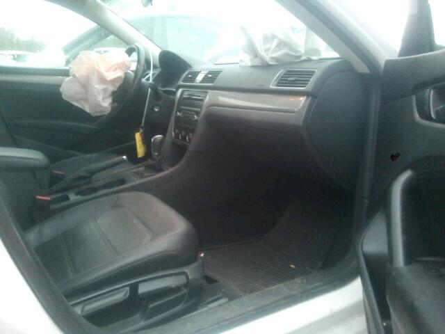 1VWAT7A32FC005895 - 2015 VOLKSWAGEN PASSAT S أبيض صورة 5