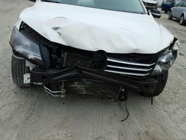 1VWAT7A32FC005895 - 2015 VOLKSWAGEN PASSAT S أبيض صورة 9