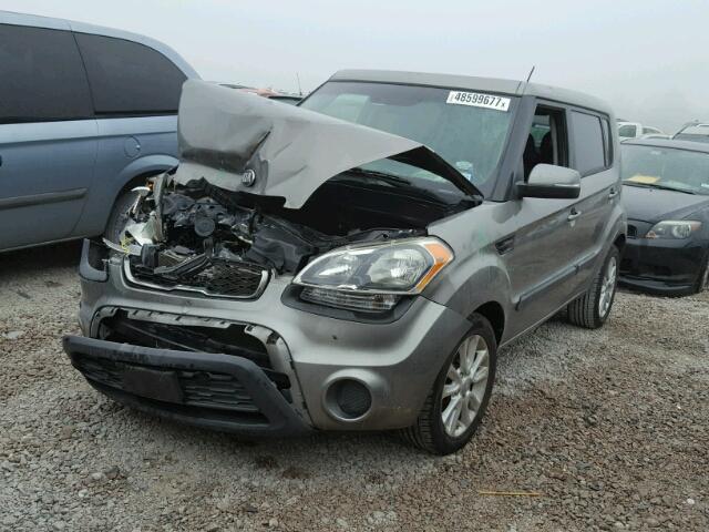 KNDJT2A61D7608469 - 2013 KIA SOUL + GRAY photo 2