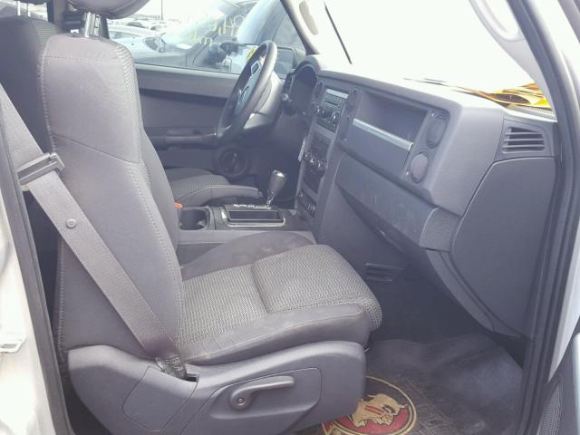 1J8HG48K98C109975 - 2008 JEEP COMMANDER ვერცხლისფერი ფოტო 5