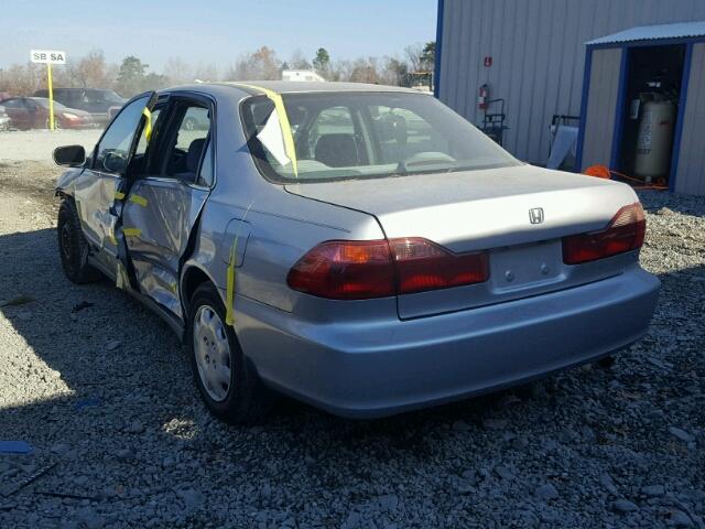 1HGCG5542XA165071 - 1999 HONDA ACCORD LX SILVER photo 3