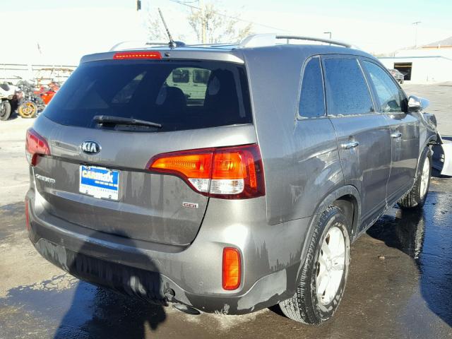 5XYKT3A67EG483637 - 2014 KIA SORENTO LX GRAY photo 4