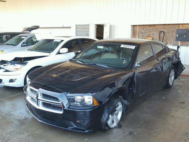 2C3CDXBGXEH213758 - 2014 DODGE CHARGER SE BLACK photo 2