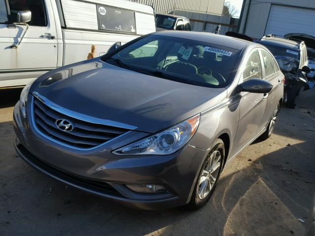 5NPEB4AC7DH555570 - 2013 HYUNDAI SONATA GLS SILVER photo 2