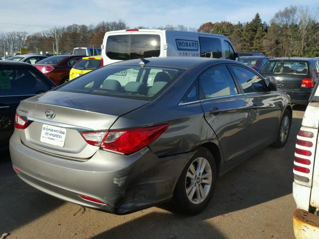 5NPEB4AC7DH555570 - 2013 HYUNDAI SONATA GLS SILVER photo 4