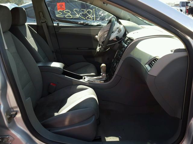 1G1ZG57B69F141410 - 2009 CHEVROLET MALIBU LS ვერცხლისფერი ფოტო 5