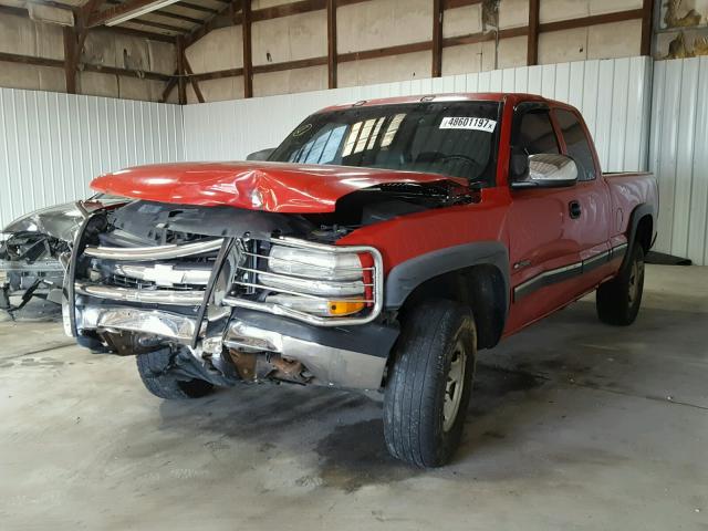 1GCGK29U1YE320212 - 2000 CHEVROLET SILVERADO RED photo 2