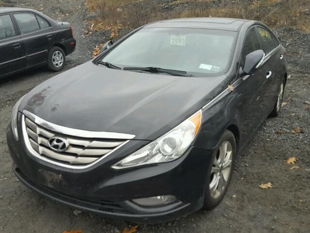 5NPEC4AC2BH004005 - 2011 HYUNDAI SONATA SE შავი ფოტო 2