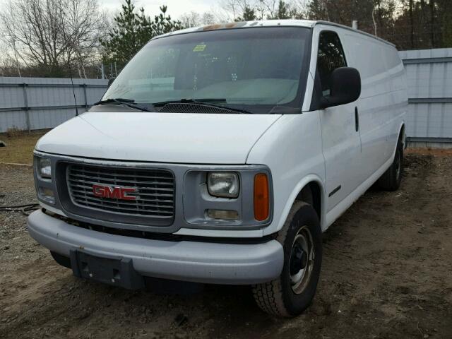 1GTHG39R9Y1194664 - 2000 GMC SAVANA G35 WHITE photo 2