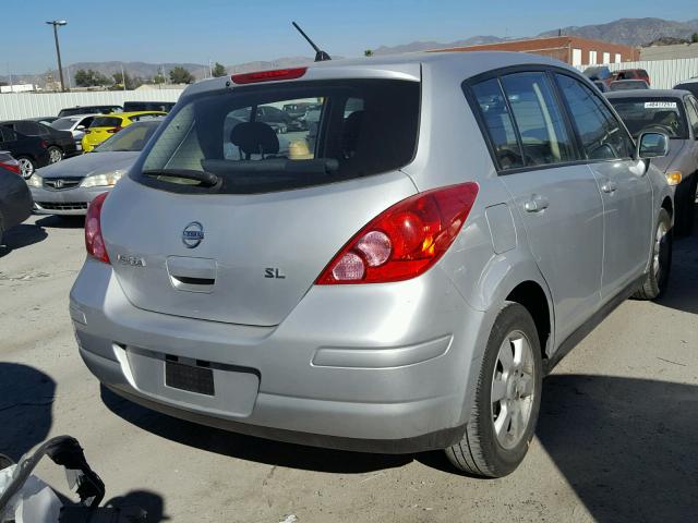 3N1BC13E29L408032 - 2009 NISSAN VERSA S Күміс фото 4