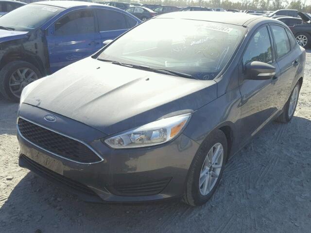 1FADP3F23HL299183 - 2017 FORD FOCUS SE GRAY photo 2