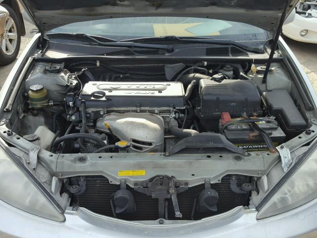 4T1BE32K82U617485 - 2002 TOYOTA CAMRY LE ვერცხლისფერი ფოტო 7