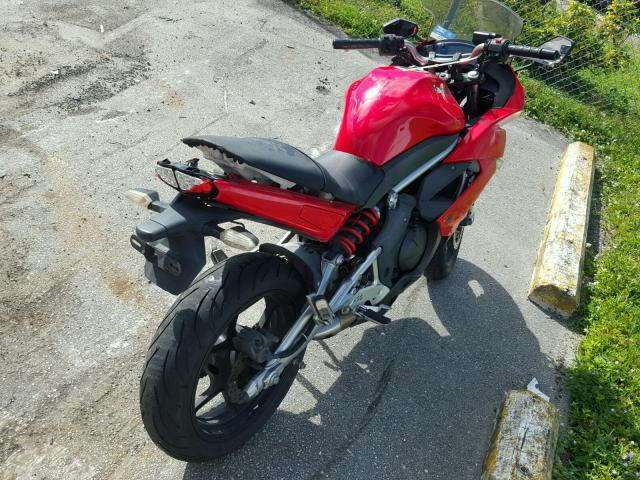 JKAEXEC109DA36793 - 2009 KAWASAKI EX650 C RED photo 4