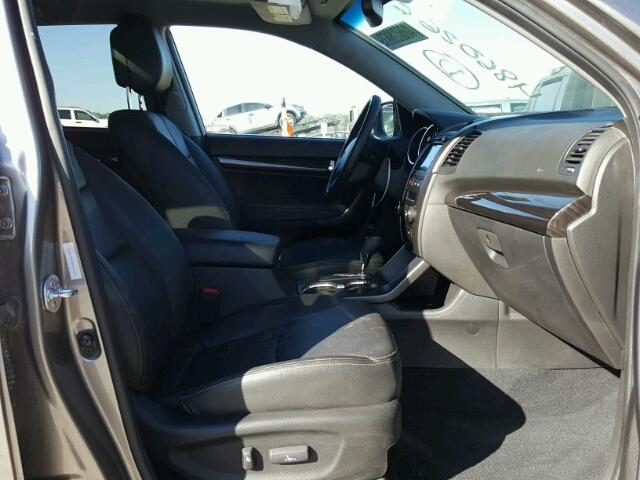 5XYKU4A28DG411232 - 2013 KIA SORENTO EX Boz foto 5