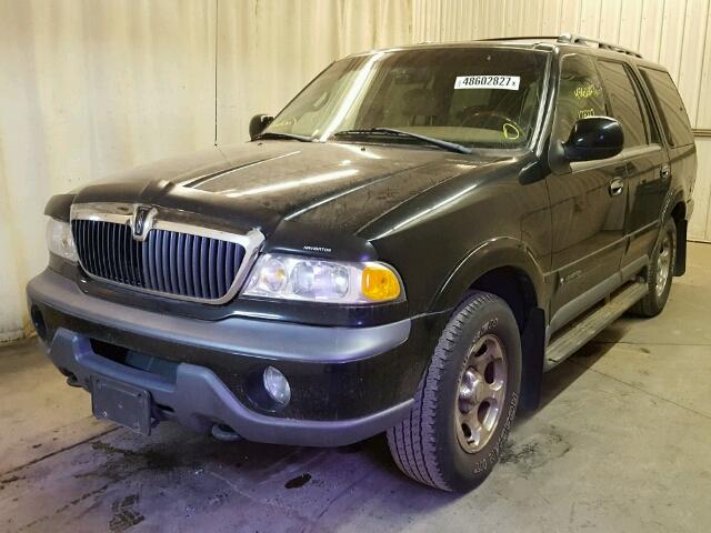 5LMPU28L2WLJ20220 - 1998 LINCOLN NAVIGATOR BLACK photo 2