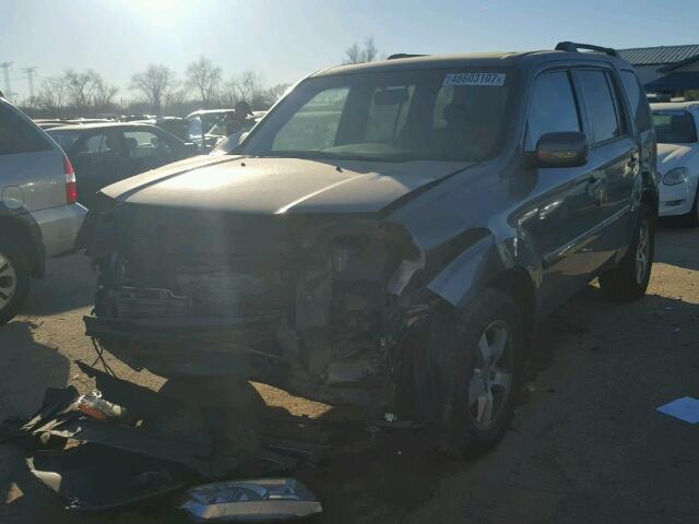 5FNYF4H57AB012075 - 2010 HONDA PILOT EXL GRAY photo 2