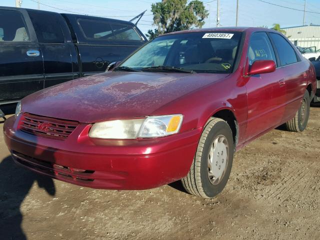 4T1BG22K0VU033817 - 1997 TOYOTA CAMRY CE RED photo 2