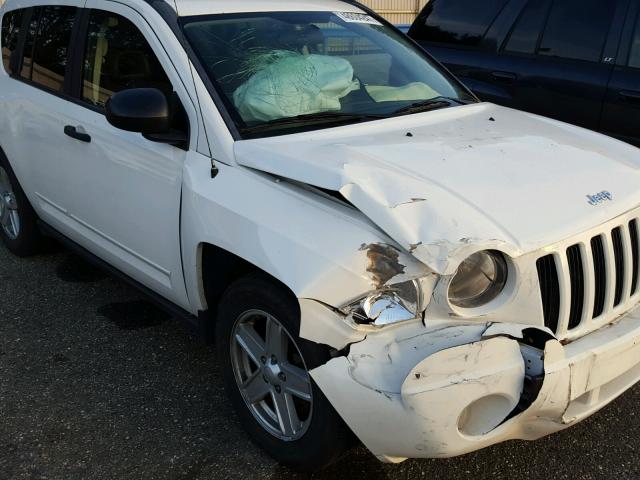 1J8FF47W58D705836 - 2008 JEEP COMPASS SP WHITE photo 9