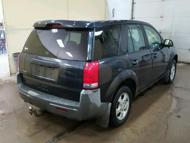 5GZCZ23D82S832835 - 2002 SATURN VUE GRAY photo 4