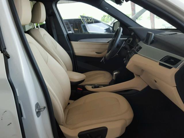 WBXHU7C38HP924990 - 2017 BMW X1 SDRIVE2 WHITE photo 5