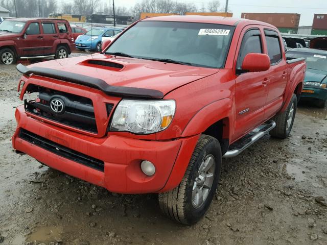 3TMJU62N96M009094 - 2006 TOYOTA TACOMA DOU RED photo 2