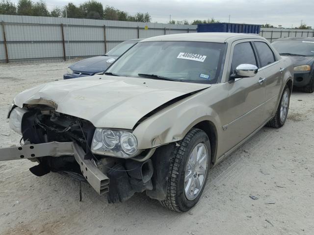 2C3KA63H27H658682 - 2007 CHRYSLER 300C GOLD photo 2