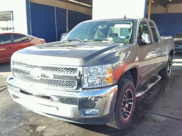 1GCRCSE08CZ235975 - 2012 CHEVROLET SILVERADO BROWN photo 2