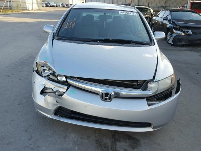 1HGFA16576L116577 - 2006 HONDA CIVIC LX SILVER photo 9