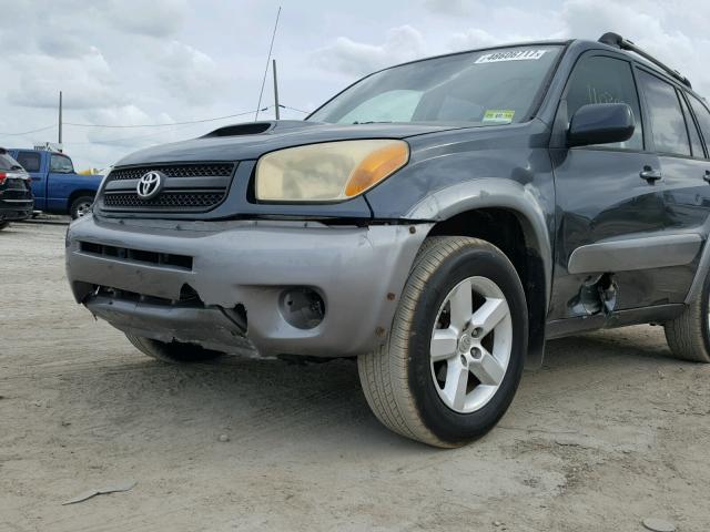 JTEHD20V046022075 - 2004 TOYOTA RAV4 GRAY photo 9