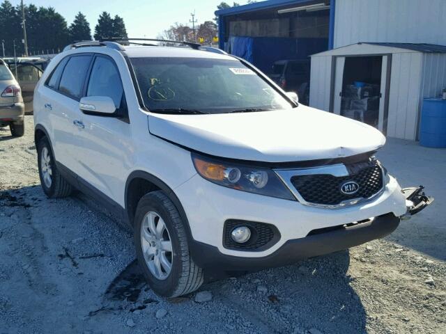 5XYKT4A13BG175385 - 2011 KIA SORENTO BA WHITE photo 1