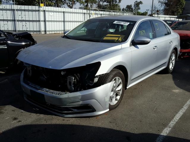1VWAT7A32GC060106 - 2016 VOLKSWAGEN PASSAT S فضي صورة 2