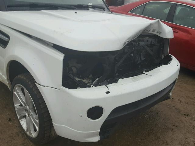 SALSF2D41BA261613 - 2011 LAND ROVER RANGE ROVE WHITE photo 9