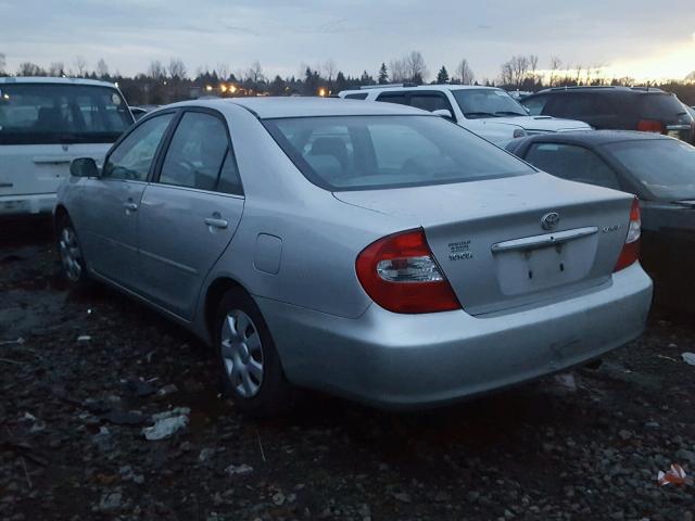 4T1BE32K82U533473 - 2002 TOYOTA CAMRY LE SILVER photo 3