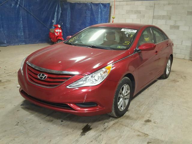 5NPEB4AC1CH449680 - 2012 HYUNDAI SONATA GLS MAROON photo 2