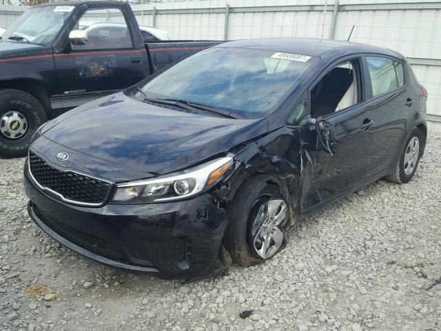 KNAFK5A86H5667415 - 2017 KIA FORTE LX BLACK photo 2