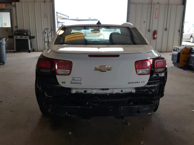 1G11B5SL4FF144748 - 2015 CHEVROLET MALIBU LS თეთრი ფოტო 9