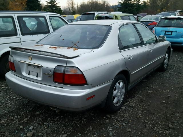 1HGCE6671VA013929 - 1997 HONDA ACCORD EX SILVER photo 4