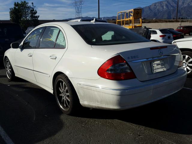 WDBUF56X27B105136 - 2007 MERCEDES-BENZ E 350 WHITE photo 3